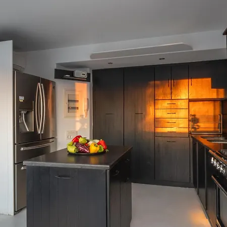 Astra House By Mykonos Mood شقة